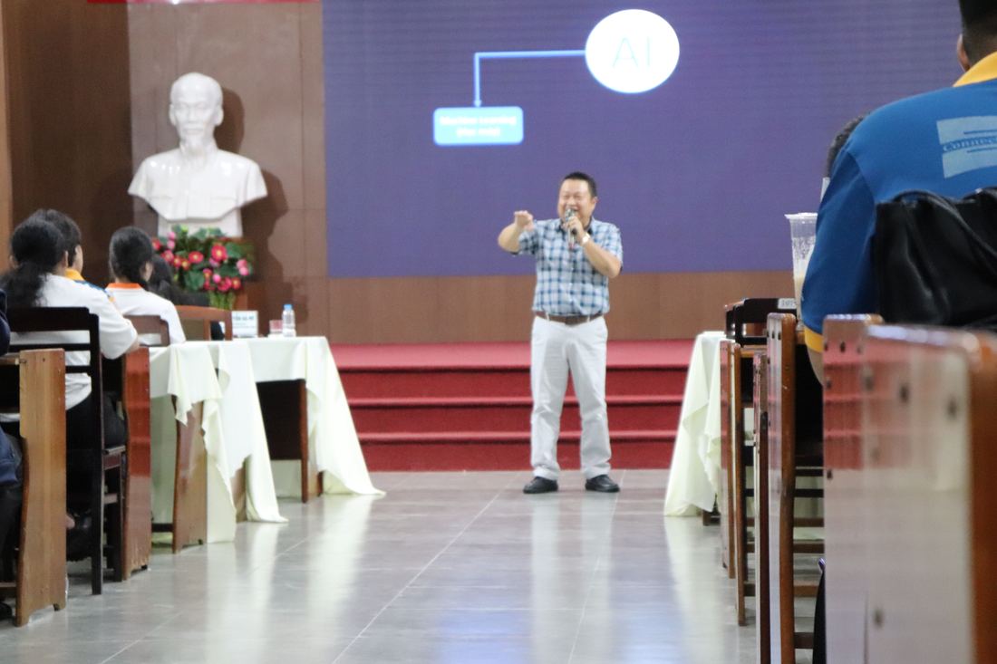 Buổi đào tạo AI của TS Huỳnh Tiên Hiếu (ảnh 4)